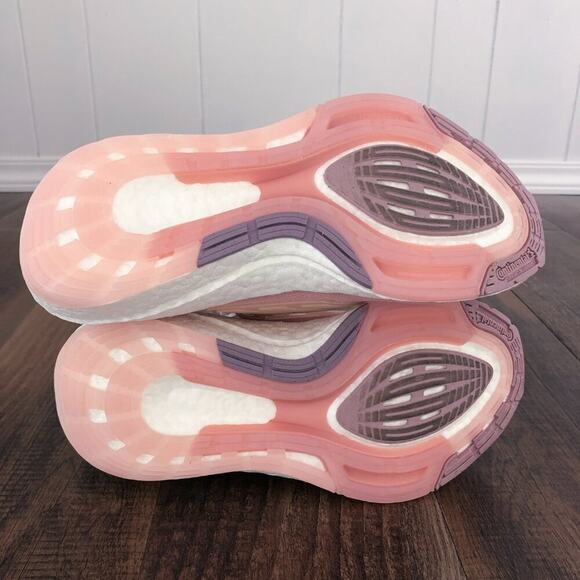 Adidas Ultraboost 22 Running Shoe Sneaker Primeknit Upper Supportive Size 7 Pink - Picture 10 of 16